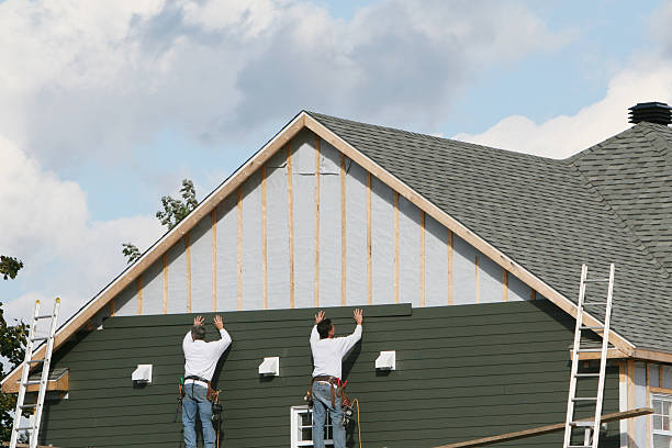 Professional Siding Replacement technician working in Mansfield, TX